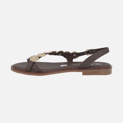 Sandalias planas de piel con detalle de monedas doradas