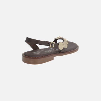 Sandalias planas de piel con detalle de monedas doradas