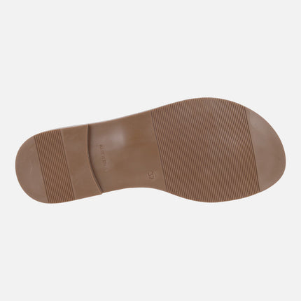 Sandalias planas de piel con detalle de monedas doradas