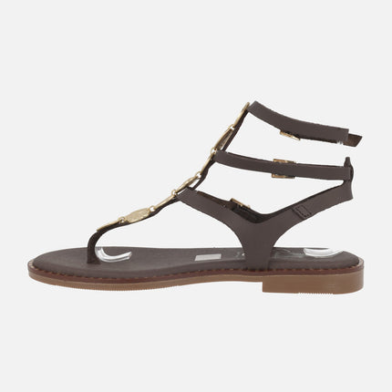 Sandalias planas de piel estilo romanas con detalle de monedas doradas