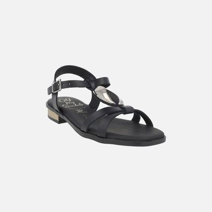 Sandalias negras de piel con adorno metálico plateado