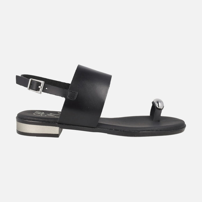 Sandalias de piel con tacón bajo metalizado y pieza efecto anillo