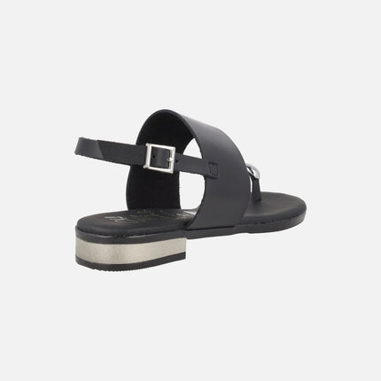 Sandalias de piel con tacón bajo metalizado y pieza efecto anillo