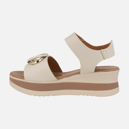 Sandalias de piel con adorno y cierre de velcro