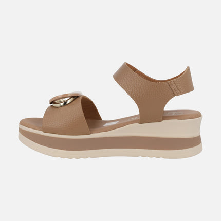 Sandalias de piel con adorno y cierre de velcro