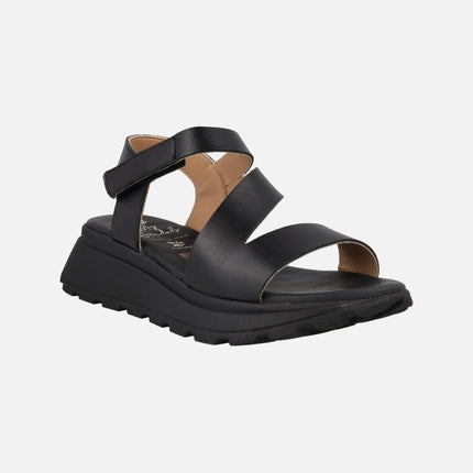 Sandalias negras de piel con cierre de velcro