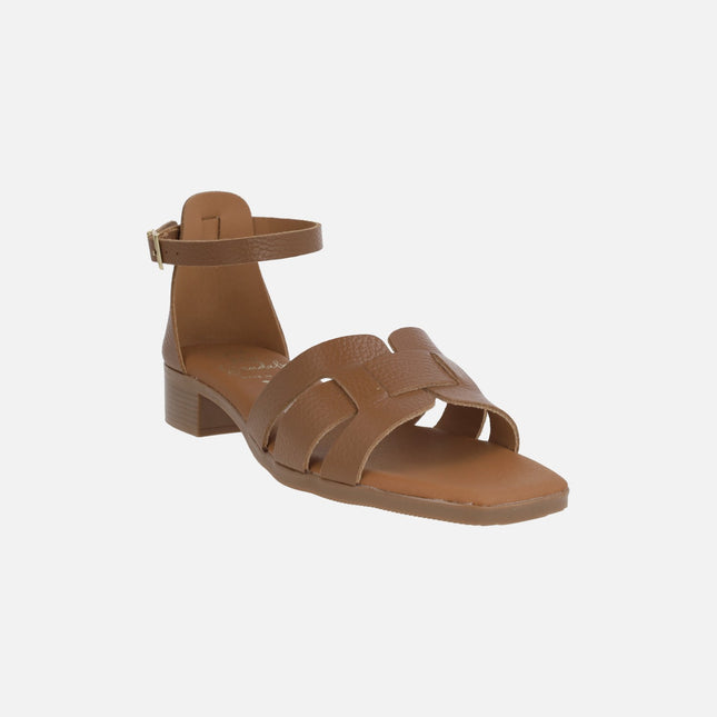Sandalias de piel cerradas de talón con pulsera al tobillo