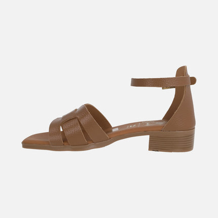 Sandalias de piel cerradas de talón con pulsera al tobillo