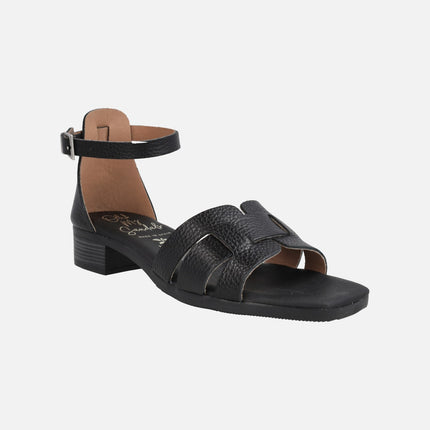 Sandalias de piel cerradas de talón con pulsera al tobillo