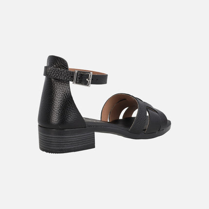 Sandalias de piel cerradas de talón con pulsera al tobillo