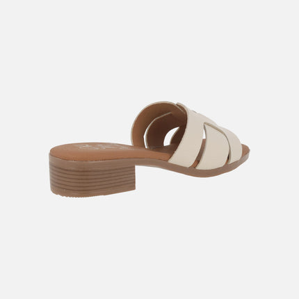 Sandalias de piel estilo mules con tacón bajo