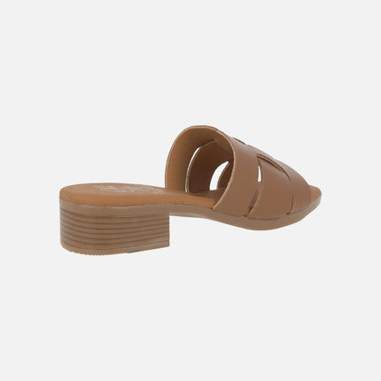 Sandalias de piel estilo mules con tacón bajo