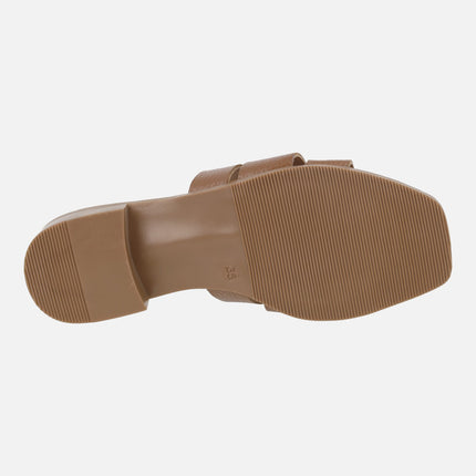 Sandalias de piel estilo mules con tacón bajo