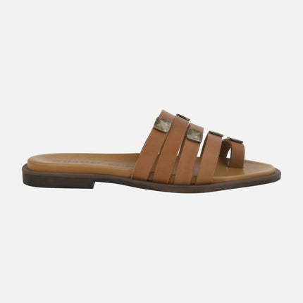 Sandalias planas de piel de tiras con pieza para dedo