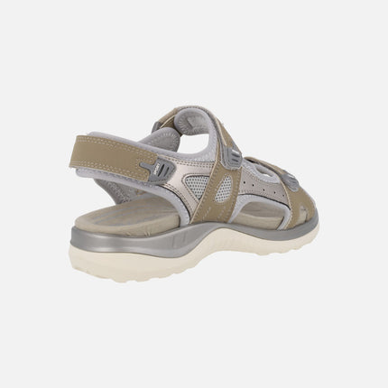 Sandalias deportivas con velcros en combinado taupe y metalizado