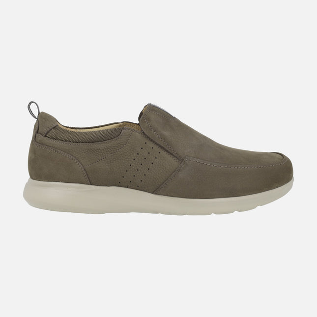 Special wide moccasins for men in taupe nubuck with side elastics