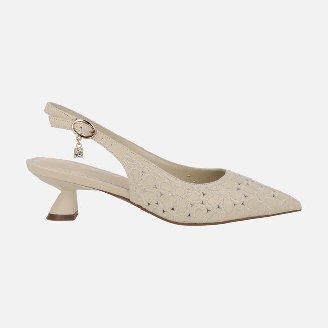 Zapatos de salón destalonados A-Vina con bordado de flores