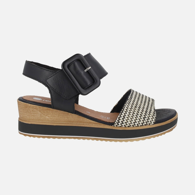 Sandalias de cuña con pala en tejido y cierre de velcro