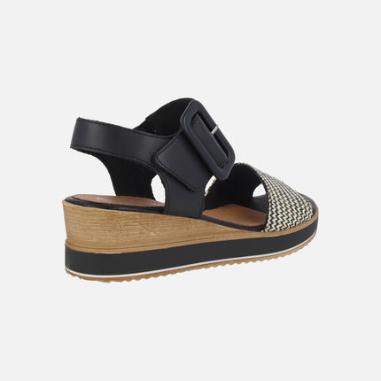 Sandalias de cuña con pala en tejido y cierre de velcro