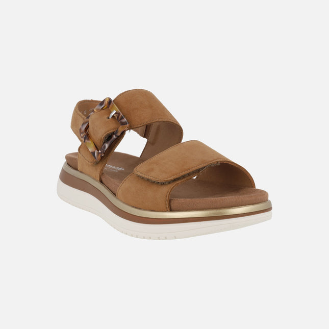 Sandalias marrones de piel nobuck con cierre de velcros