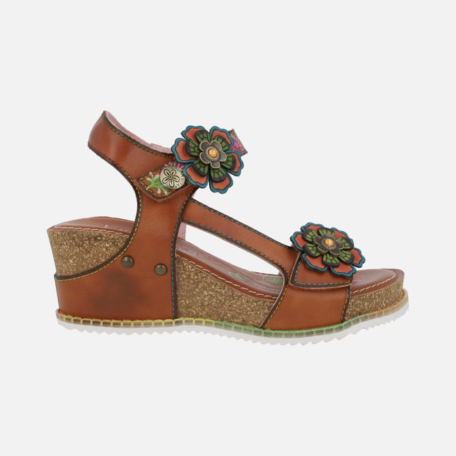 Sandalias de cuña con cierre de velcro y apliques de flores Bonito 36 Camel