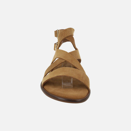 Sandalias de serraje camel con dos pulseras al tobillo