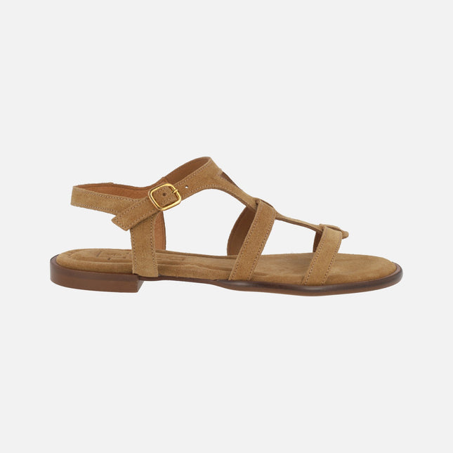 Sandalias planas en serraje camel con hebilla Gala 26