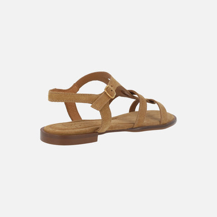 Sandalias planas en serraje camel con hebilla Gala 26