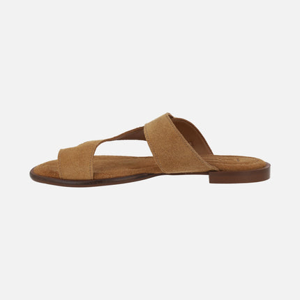 Camel suede flat sandals with toe piece Luli 26