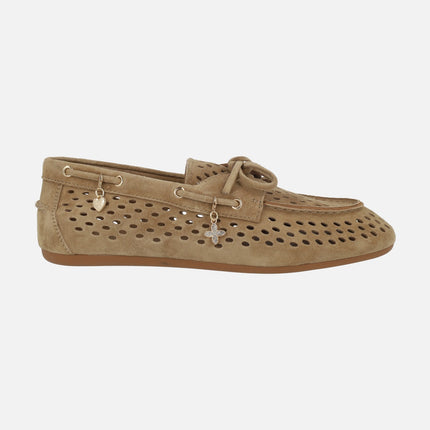 Boating shoes in camel suede with openwork and charms Jaymy