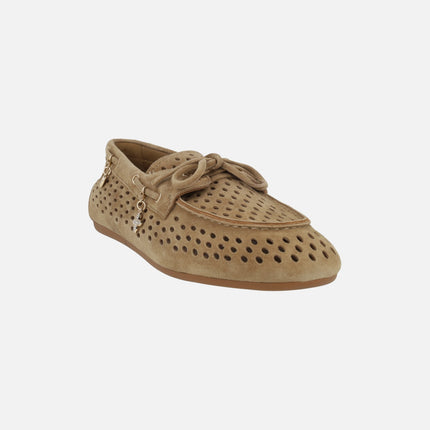 Boating shoes in camel suede with openwork and charms Jaymy