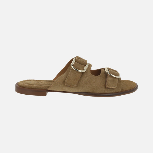 Sandalias planas en serraje taupe con hebillas Moji 26