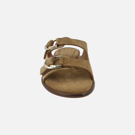 Sandalias planas en serraje taupe con hebillas Moji 26