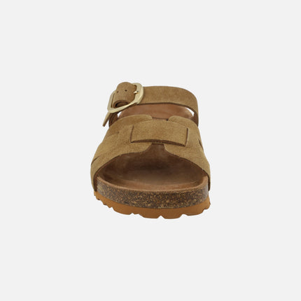 Sandalias estilo bios en serraje camel con hebilla
