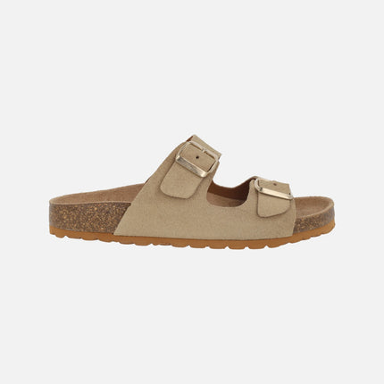 Sandalias estilo bio en serraje beige con hebillas doradas