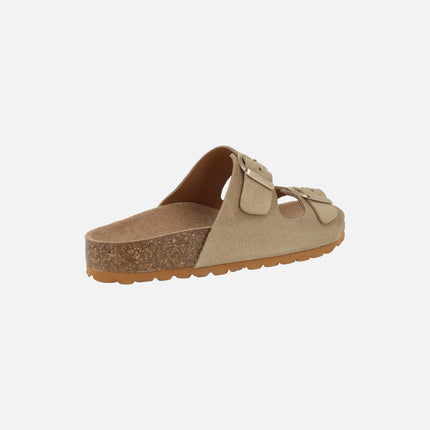 Sandalias estilo bio en serraje beige con hebillas doradas