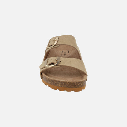 Sandalias estilo bio en serraje beige con hebillas doradas