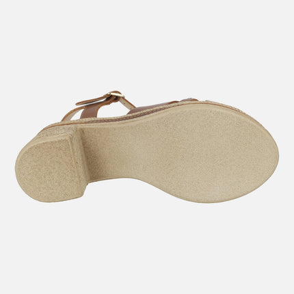 Sandalias de piel con plataforma y detalle de tachas