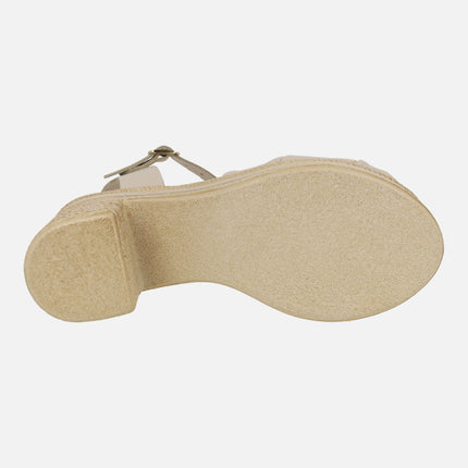 Sandalias de piel en beige con tacón y plataforma