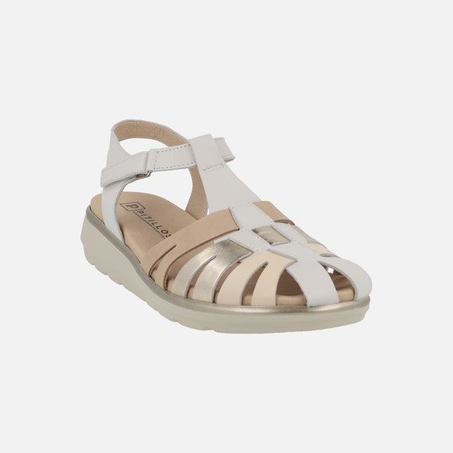 Sandalias confort estilo cangrejeras en combinado de color