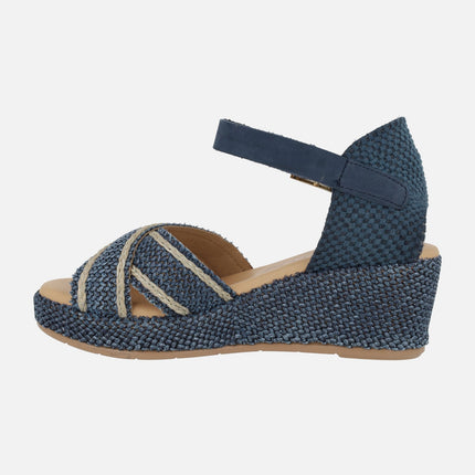 Sandalias de rafia con cuña media y pulsera al tobillo