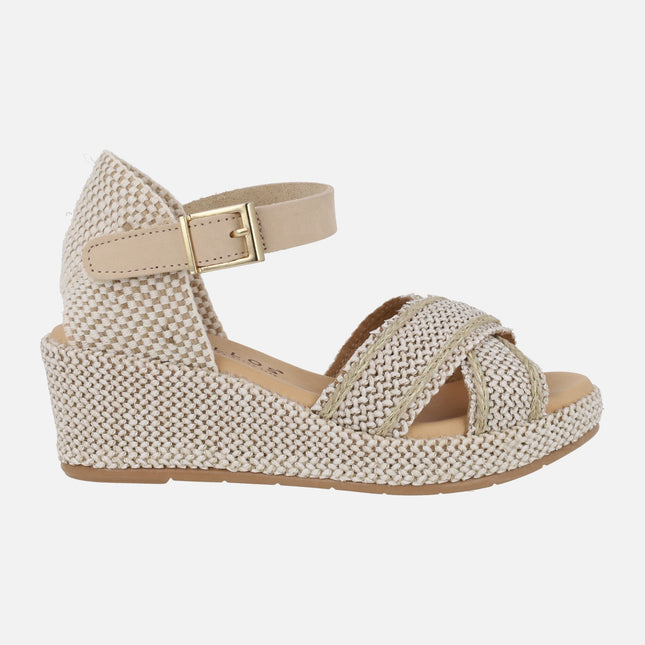 Sandalias de rafia con cuña media y pulsera al tobillo