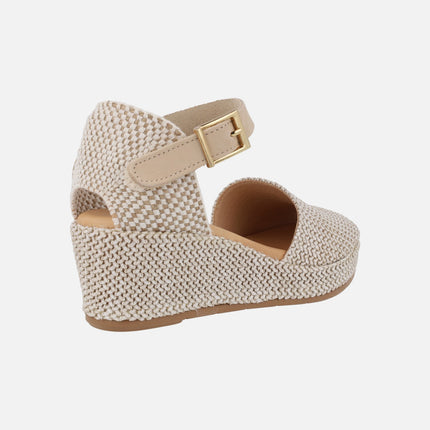 Zapatillas abiertas de puntera en tejido rafia con pulsera al tobillo