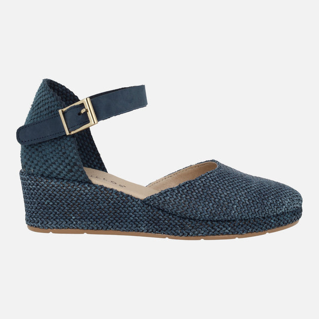 Zapatillas de rafia con pulsera de piel al tobillo y cuña de 5 cm