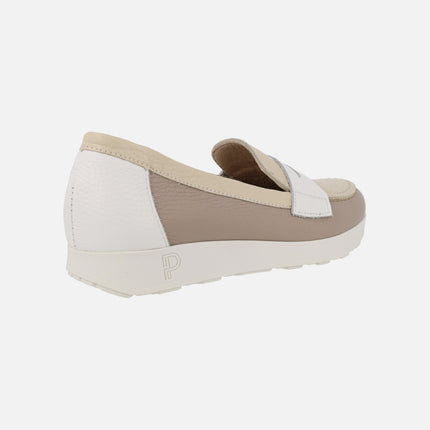 Mocasines confort de piel en combinado blanco crema y taupe
