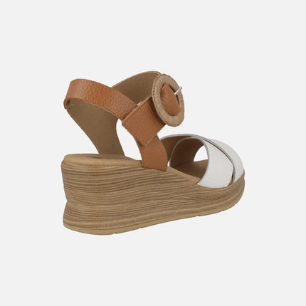 Sandalias de cuña en combinado blanco y cuero con cierre de velcro