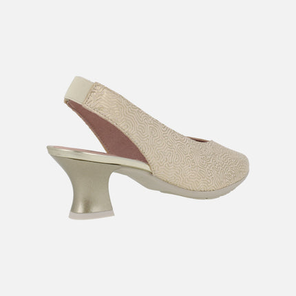 Zapatos corte salón destalonados con piel grabada y tacón bajo