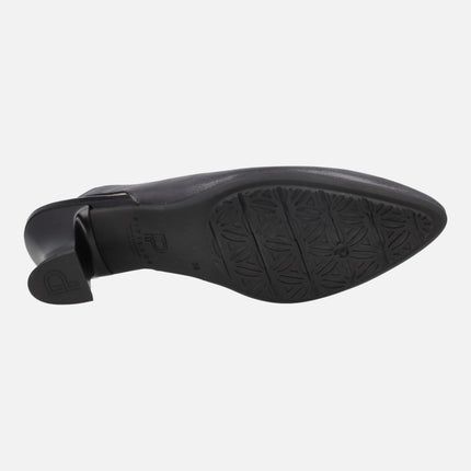 Zapatos corte salón destalonados con tacón bajo