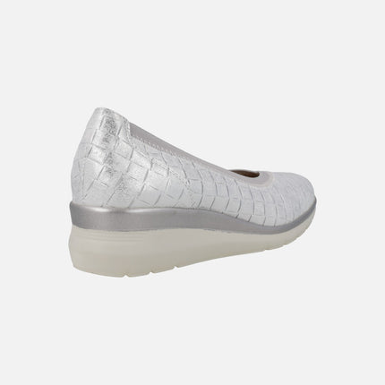 Zapatos de piel en metalizado plata efecto trenzado con cuña baja