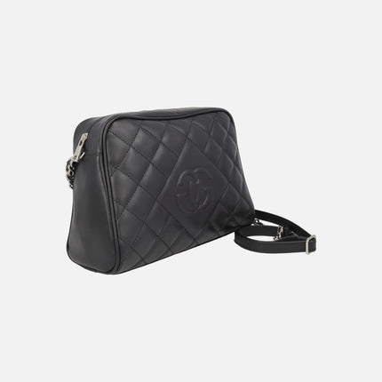 Quilted leather crossbody bags with combined chain handle
